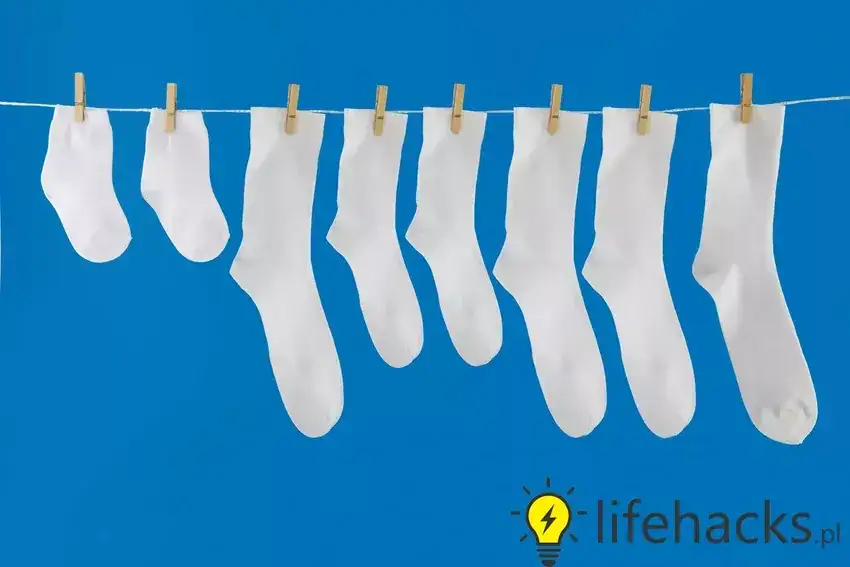 Brudne skarpetki? Jak doprać białe i kolorowe sprawdzone metody!