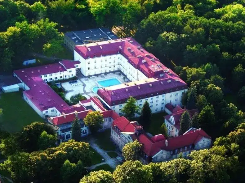 Jak bez stresu dojechać do sanatorium gryf połczyn-zdrój? Sprawdź opcje.