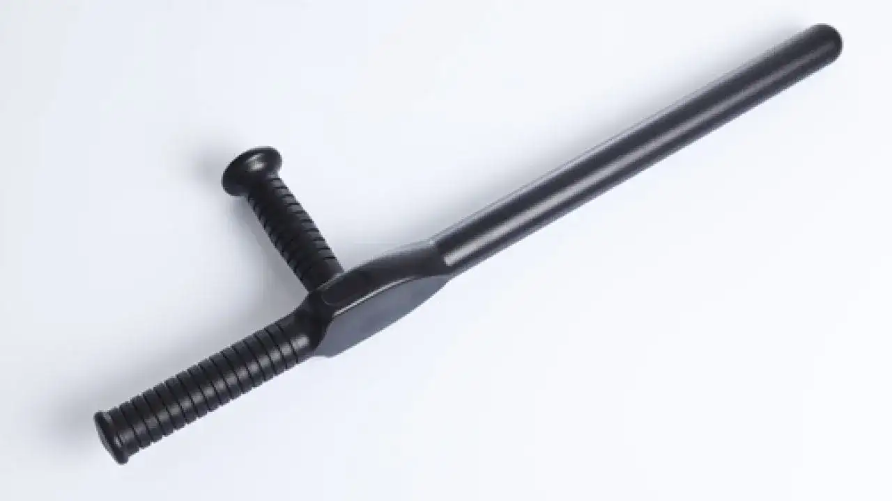 Ile kosztuje pałka teleskopowa? Ceny, legalność i wybór eksperta