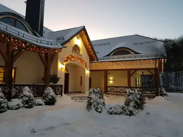Gdzie zjeść w Kartuzach? Odkryj najlepsze restauracje i smaki