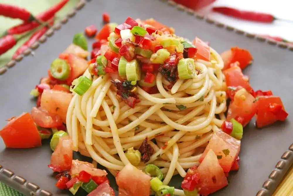 Pyszne spaghetti z warzywami - zdrowy przepis na lekki obiad