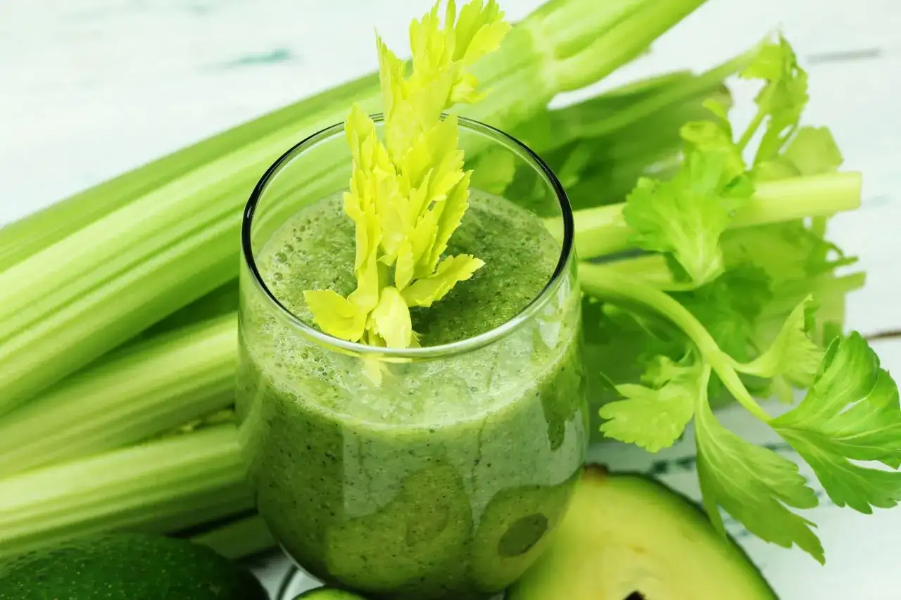 Koktajle na anemię przepisy: smaczne sposoby na zwiększenie żelaza