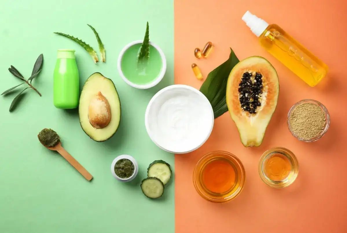 Kosmetyki i naturalne składniki: awokado, aloes, papaja, miód, ogórek.