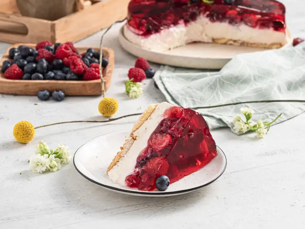 Jak zrobić fit sernik z galaretką: przepis na dietetyczny deser bez wyrzutów