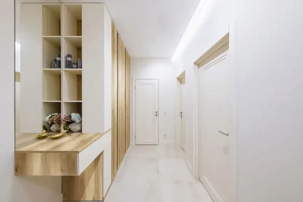 Jak pomalować przedpokój na dwa kolory: prosty poradnik krok po kroku