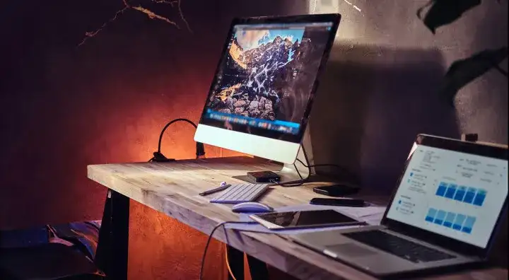 Czy laptop może służyć jako monitor? Odkryj rzadkie możliwości i porady