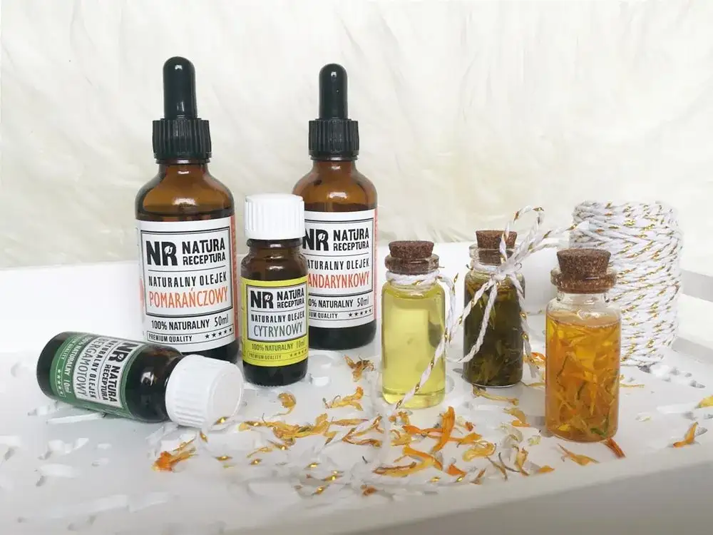 Domowe odświeżacze do auta: tanie, proste i naturalne sposoby