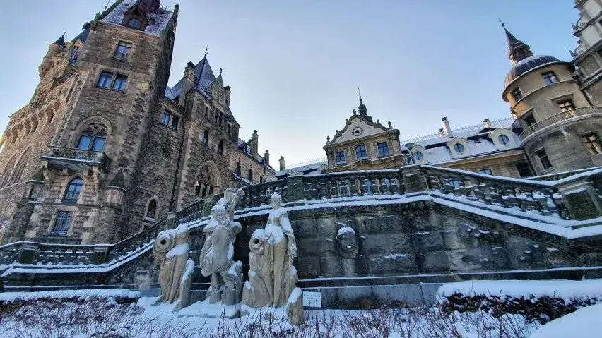 Polska zimą: Niezwykłe miejsca, aktywności i porady na udany wyjazd