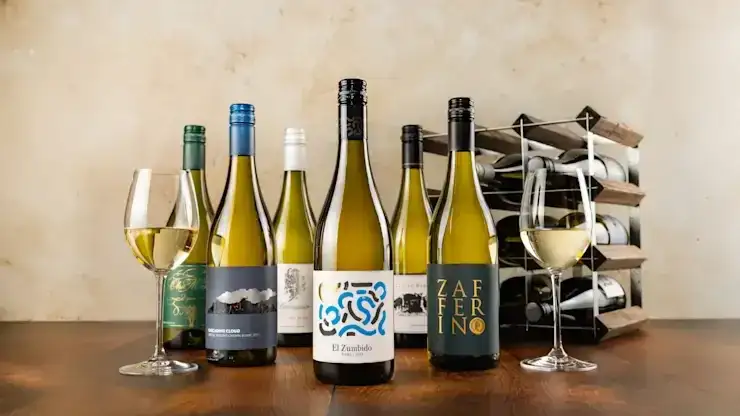 Crisp white wine: jakie to wino i dlaczego warto je poznać