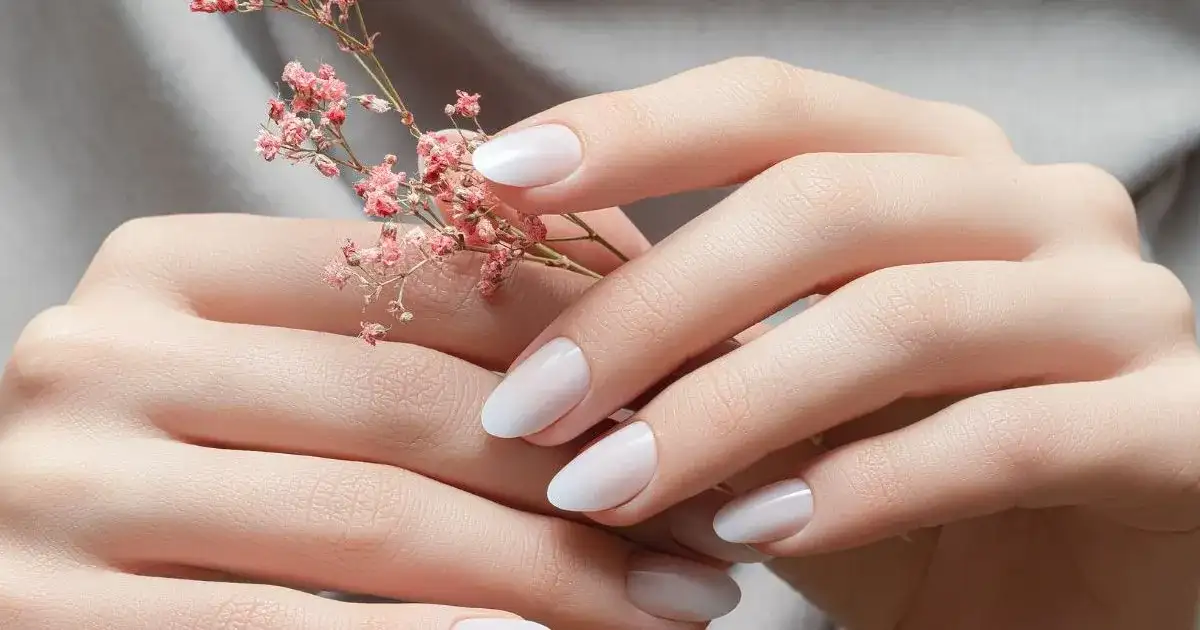 Manicure na komunię dla mamy: Eleganckie inspiracje i porady