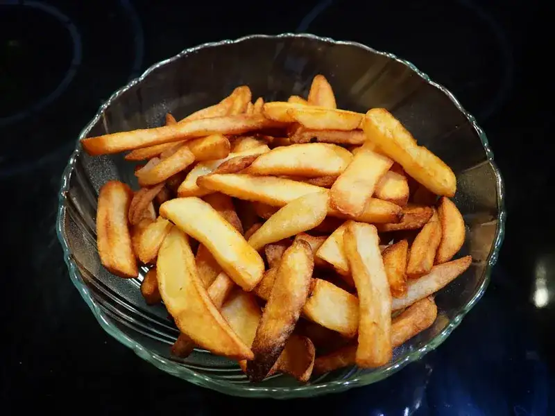 Jak smażyć frytki we frytkownicy beztłuszczowej, aby były chrupiące