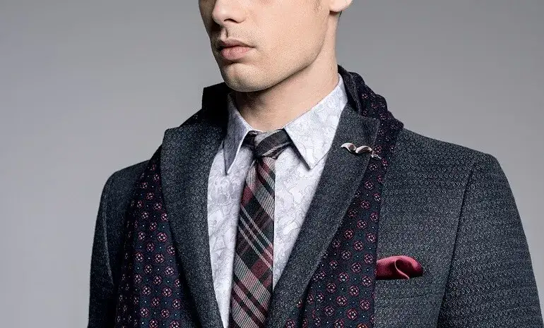 Jaki krawat do szarego garnituru? Odkryj idealne kolory i wzory