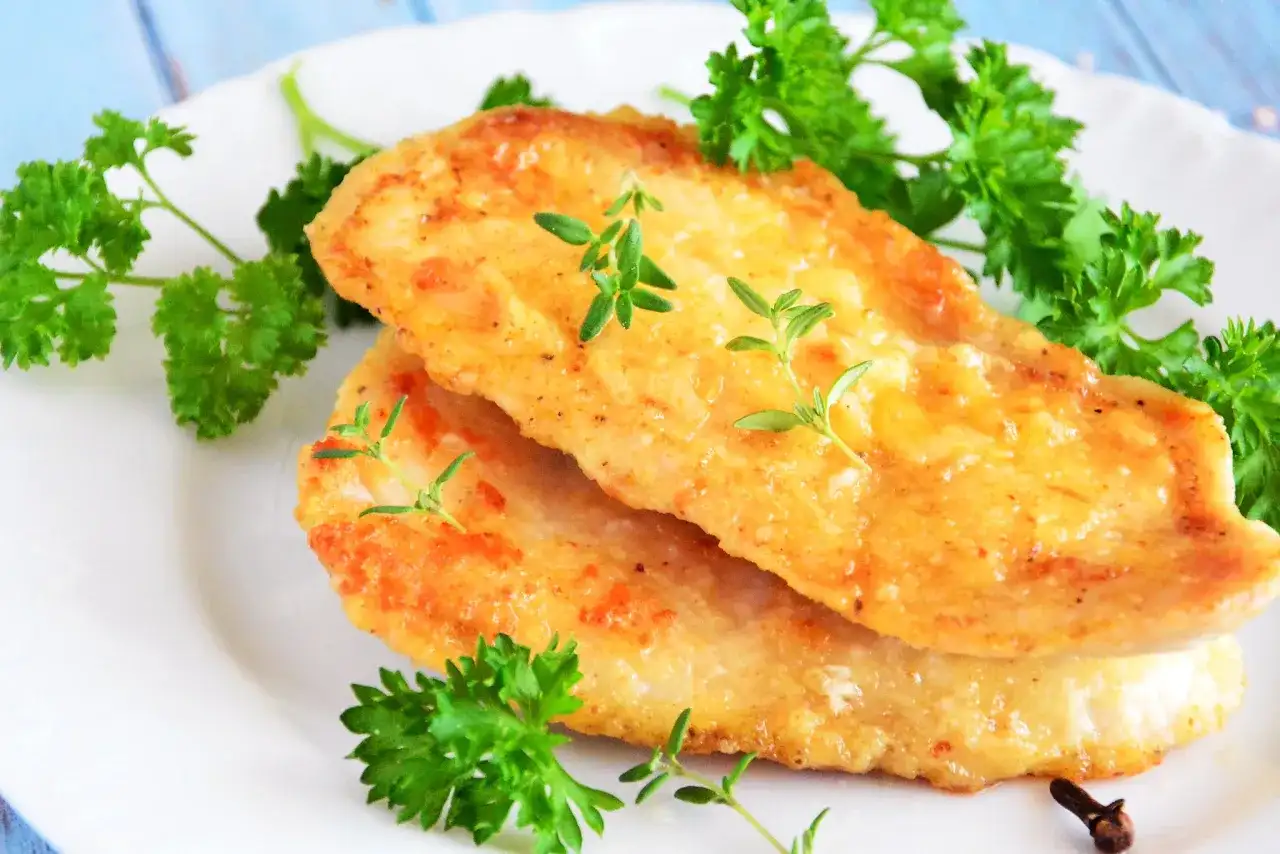 Szybkie i proste przepisy na eskalopki drobiowe, które zachwycą