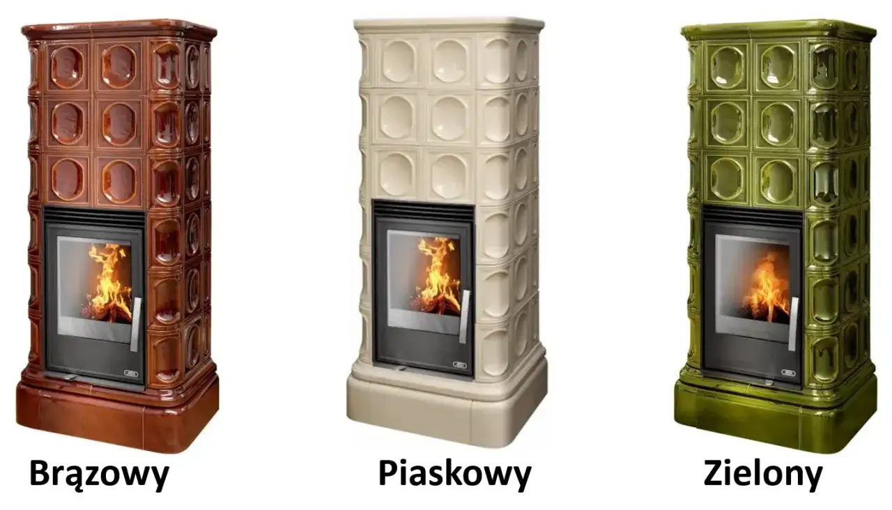 Trzy piece kaflowe z płaszczem wodnym: brązowy, piaskowy i zielony. Każdy z nich ozdobiony jest kafelkami z wypukłymi wzorami.