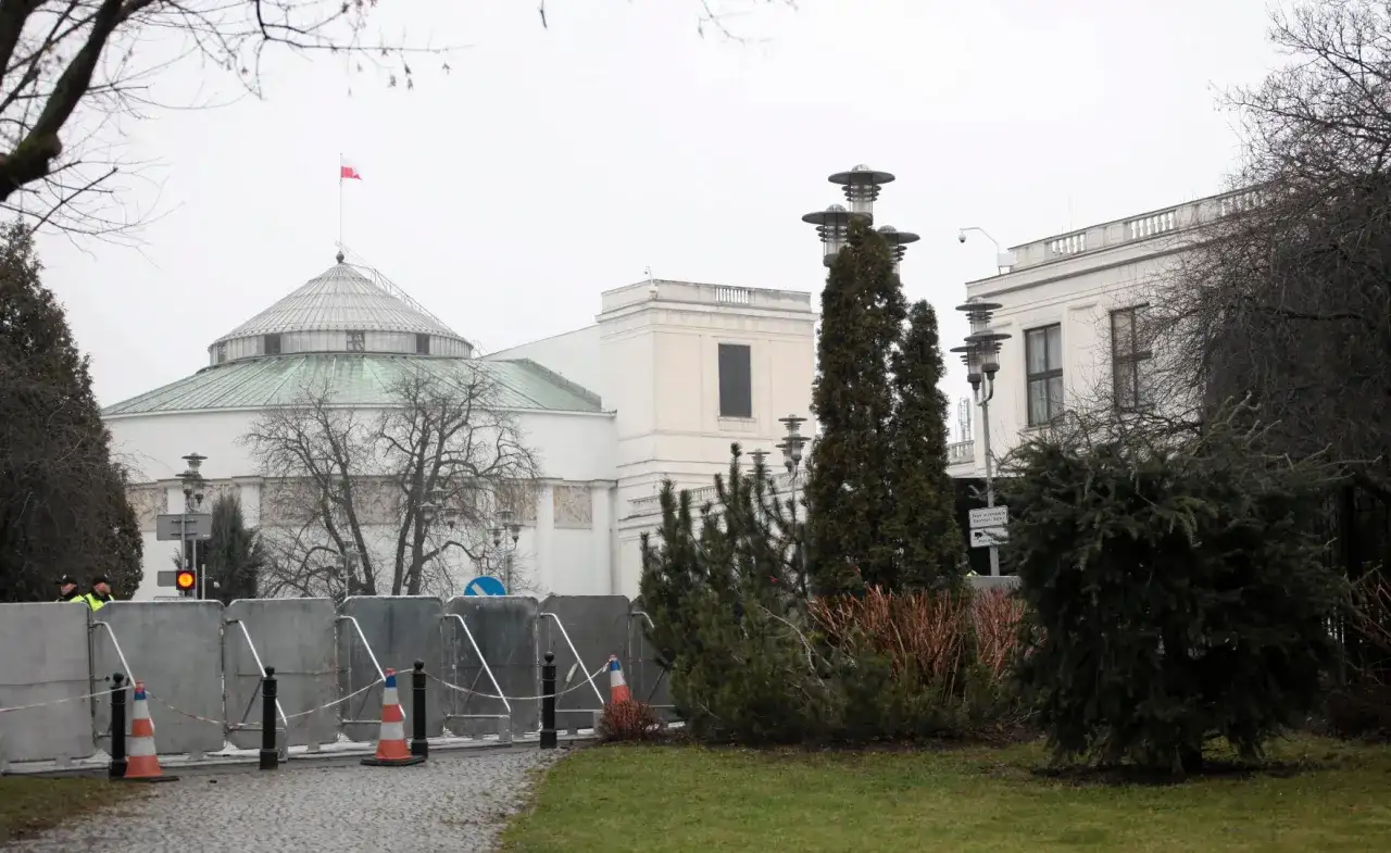 Kto uchwala ustawy w Polsce i jak wygląda ten proces?