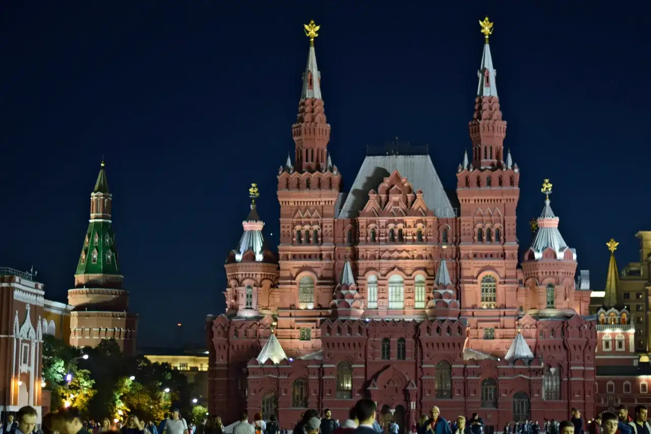 Moskwa i jej rzeka: Nad jaką leży? Odkryj serce stolicy