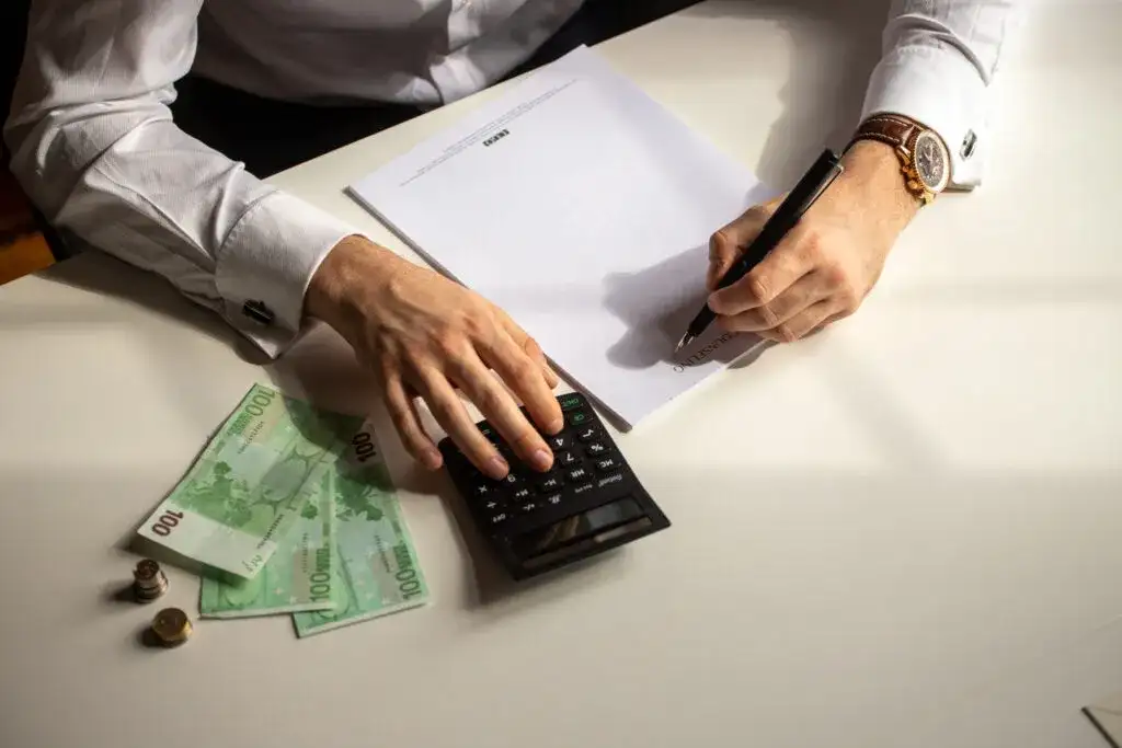 Zwrot nadpłaty w Credit Agricole: jak odzyskać pieniądze?