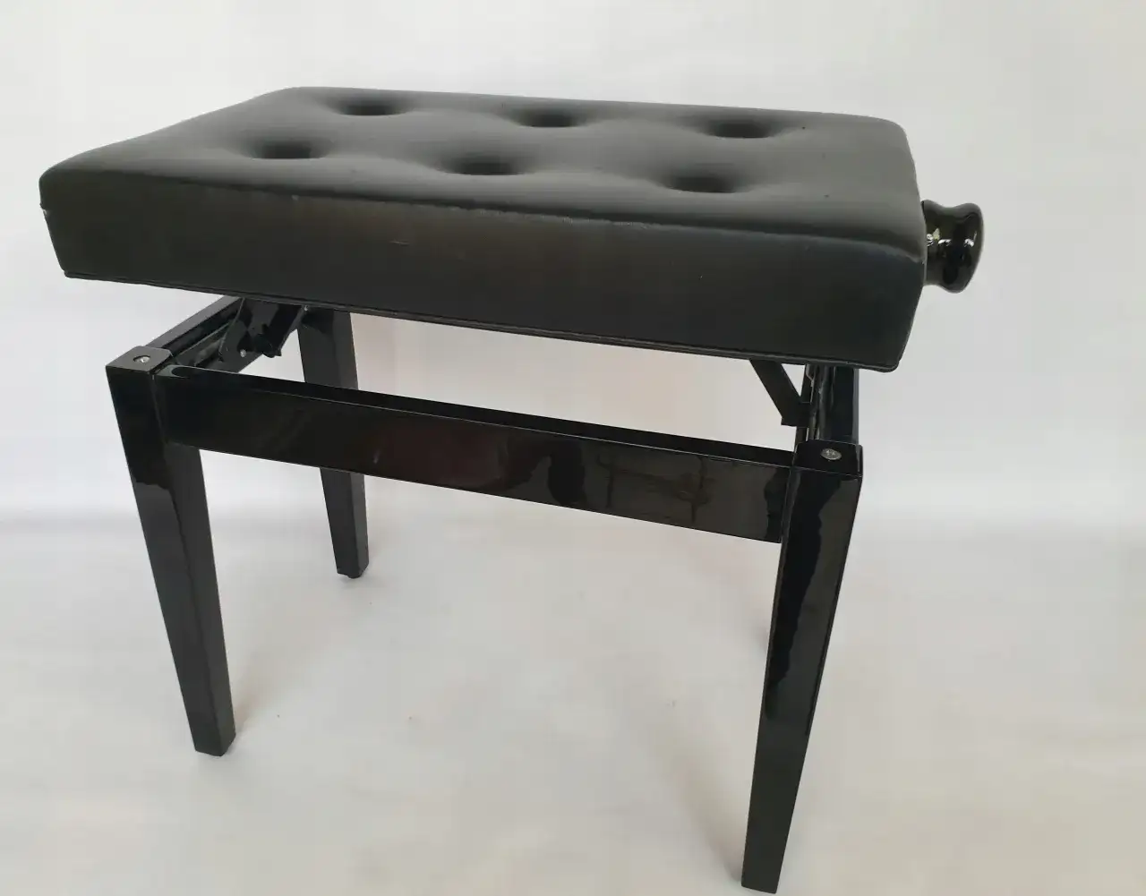  Stołek do pianina - krzesło dla pianisty, wygoda i styl