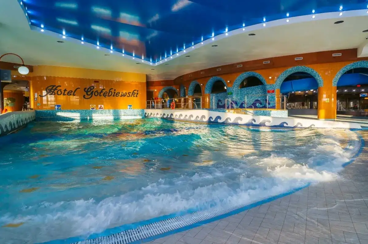 Ile kosztuje doba w hotelu Gołębiewskim? Ceny, promocje i różnice sezonowe