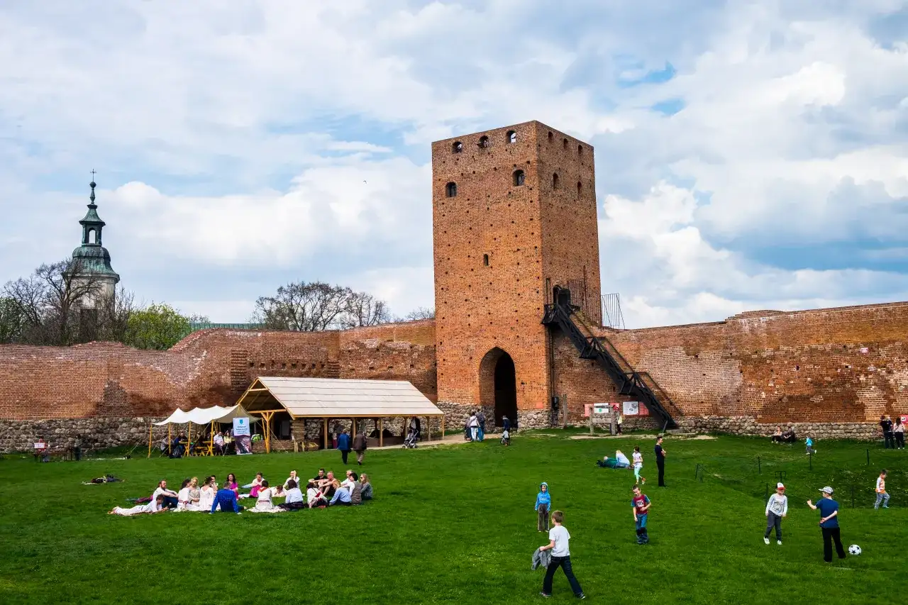 Co zwiedzić w okolicach Warszawy? Gotowy plan na weekend!