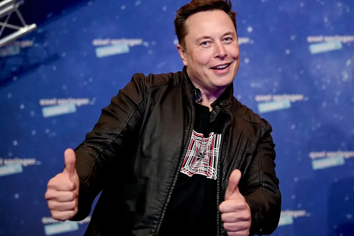 Kolejny celebryta w planach Waltera Isaacsona po Elonie Musku!