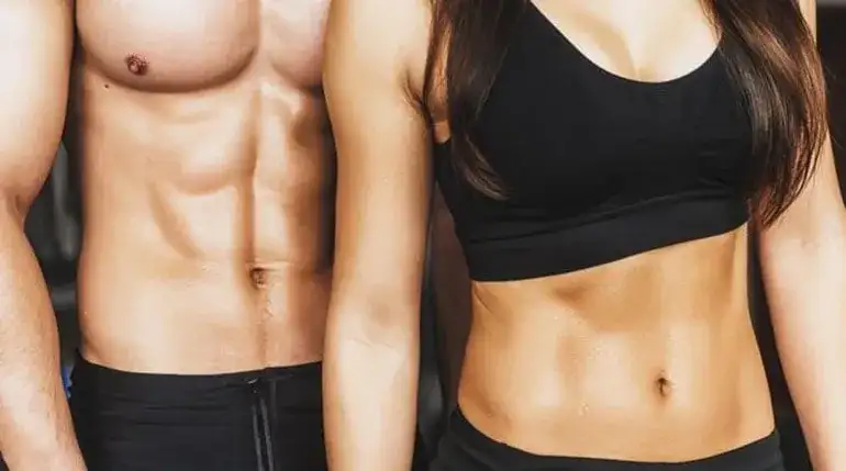 Płaski brzuch od biegania? Ekspert radzi: dieta, trening, efekty