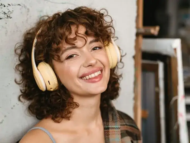 Jakie słuchawki bezprzewodowe do 200 zł oferują najlepszą jakość?