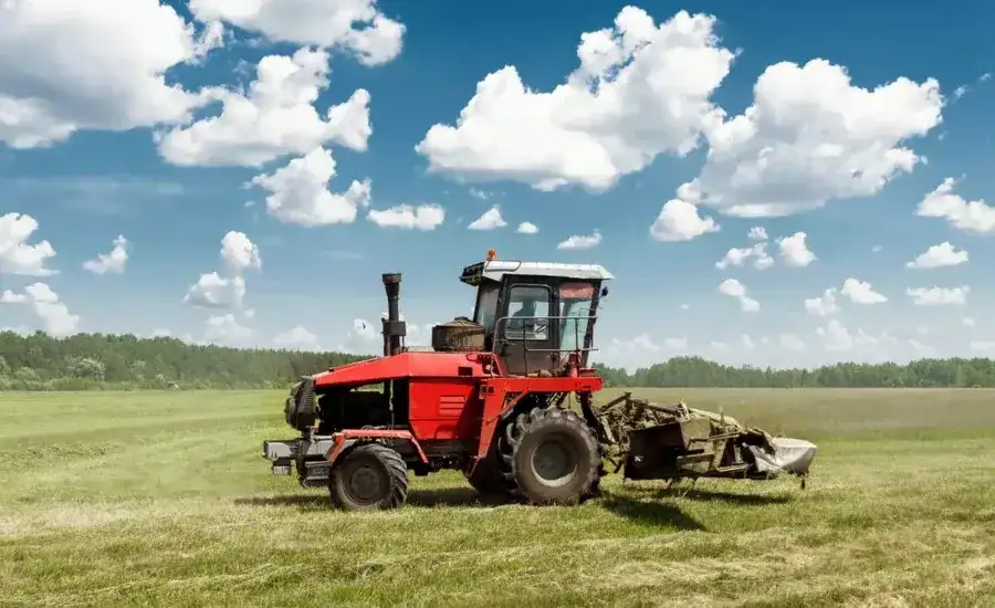 Czy na ciągnik trzeba mieć prawo jazdy? Sprawdź, jakie są wymogi