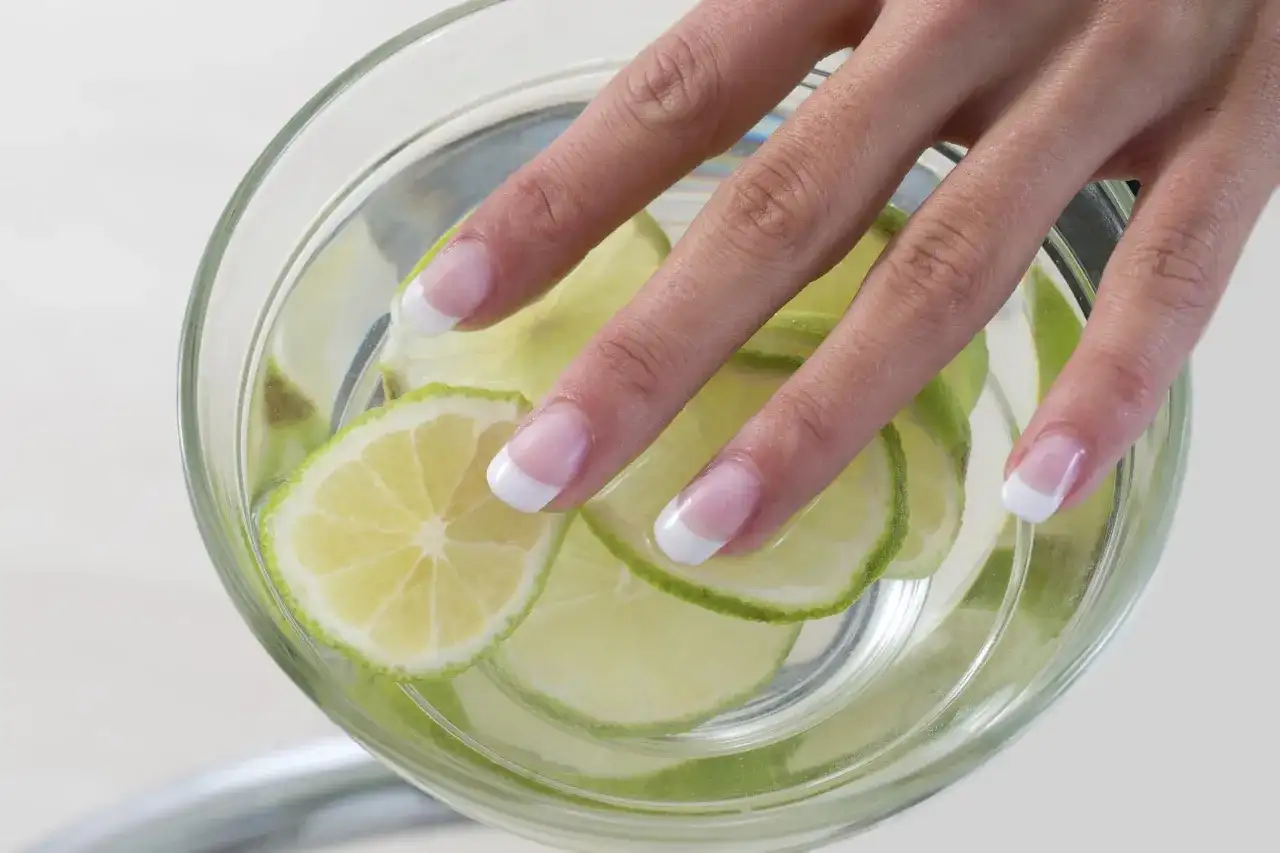 Cómo endurecer las uñas débiles con remedios naturales efectivos