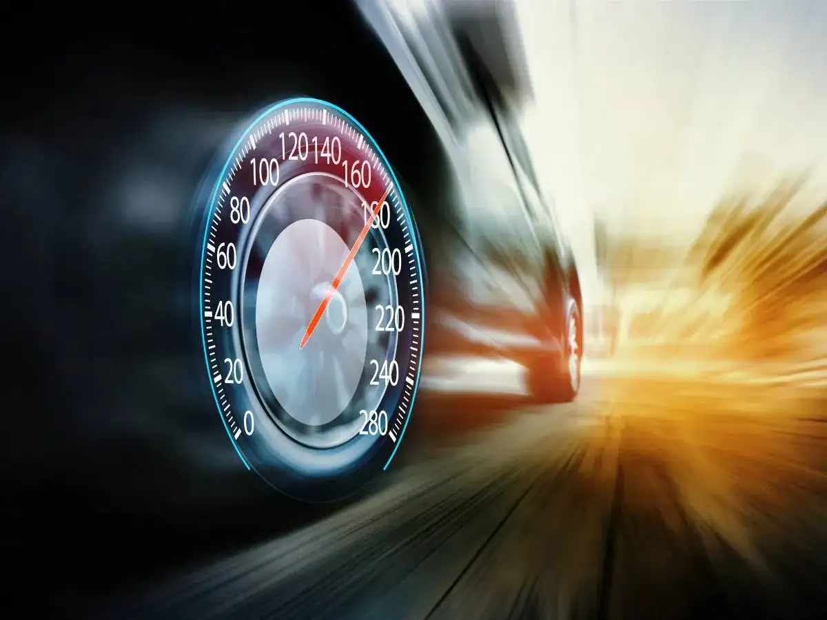 Droga ekspresowa: Prędkość, mandaty, opłaty. Uniknij kar!