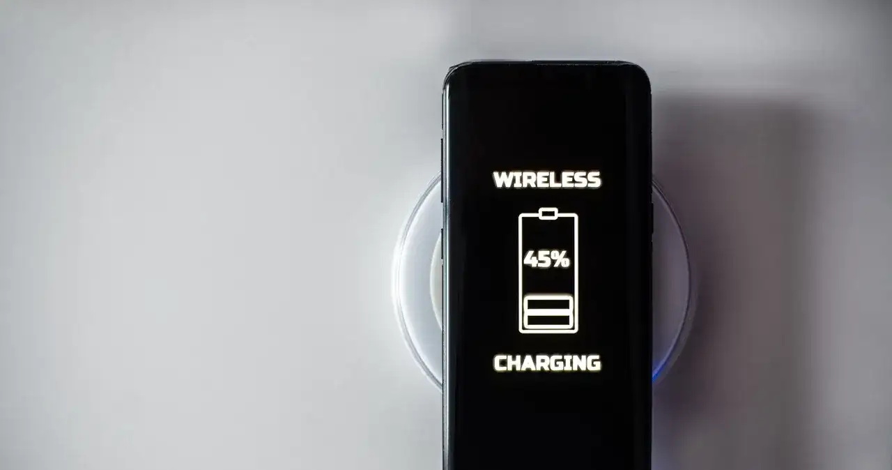 Jak włączyć ładowanie bezprzewodowe Samsung i uniknąć problemów z ładowaniem