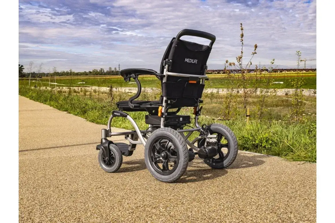 Wózek inwalidzki za darmo? Poznaj 4 sposoby na szybką pomoc!