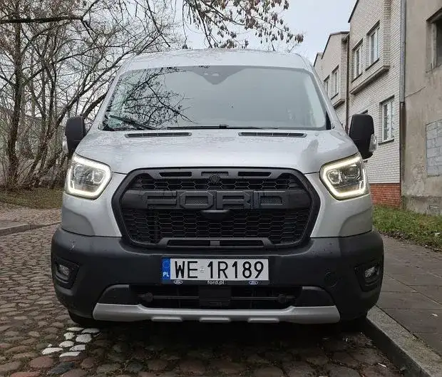 Ford Transit: Spalanie i Ekonomia Jazdy tego Dostawczaka