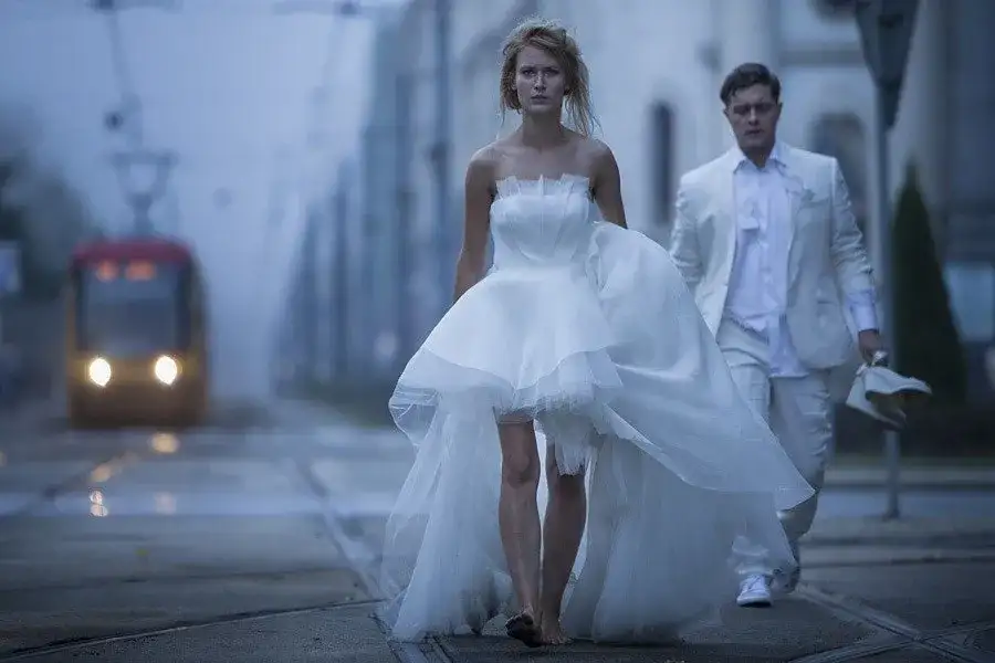 Chemia film kiedy w kinach? Sprawdź daty seansów i emisji