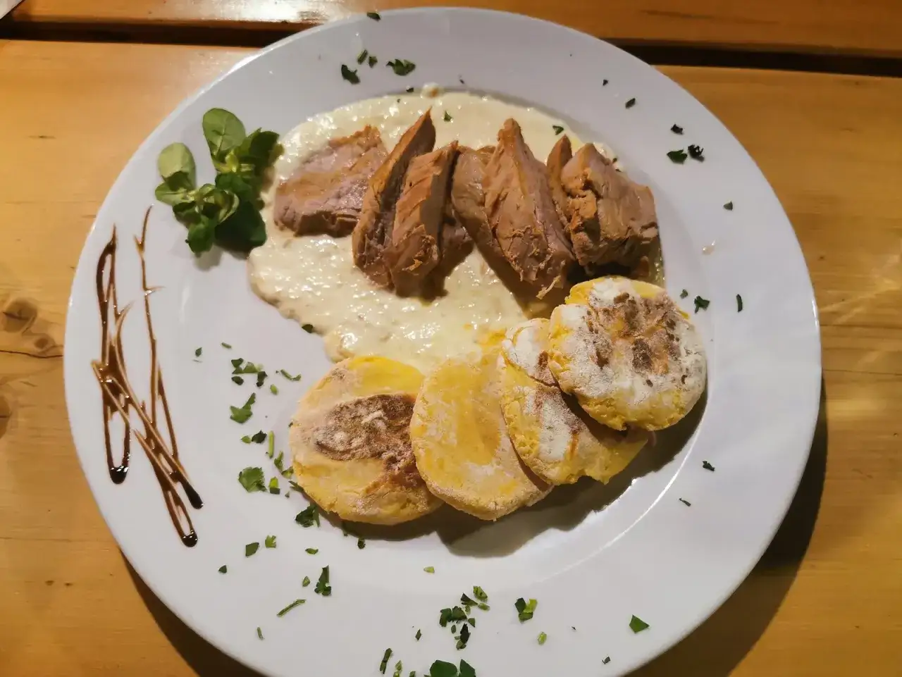 Gdzie zjeść na trasie S7? Najlepsze miejsca na smaczny posiłek