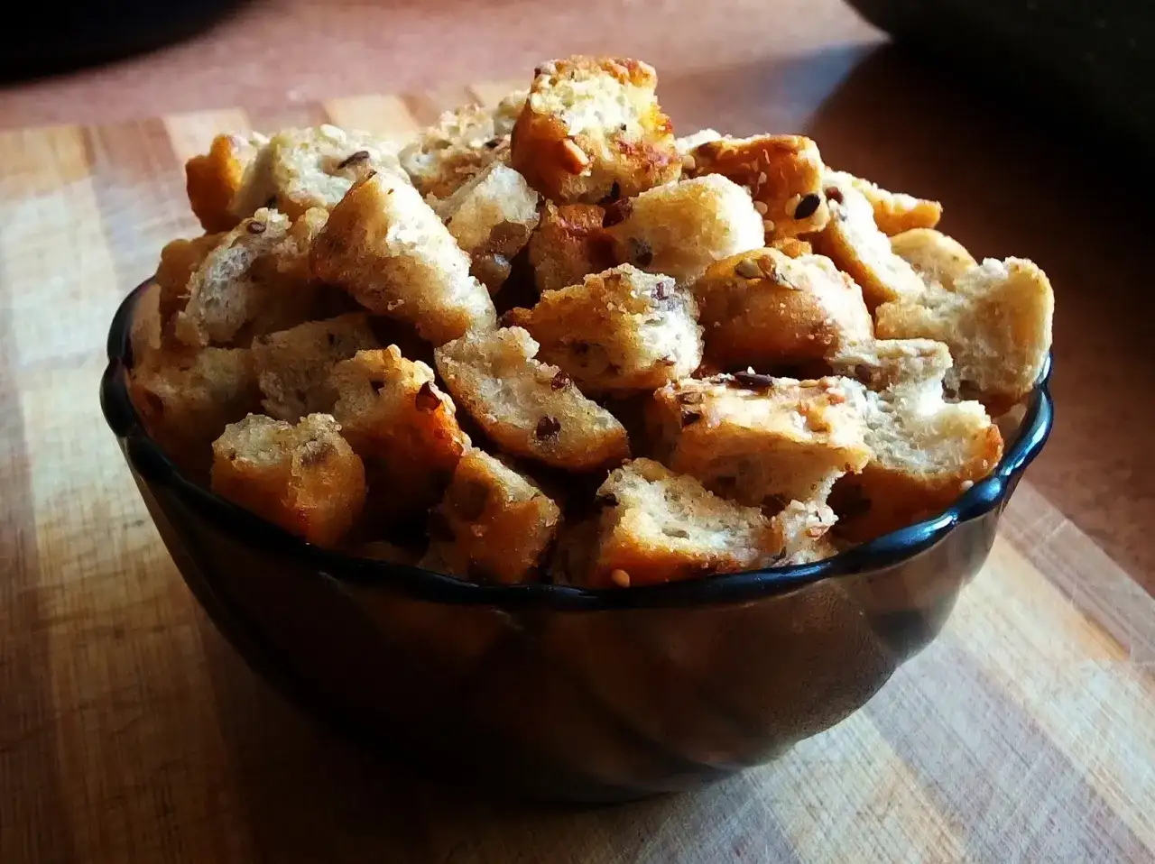 Domowe grzanki do zupy: Szybki przepis na idealnie chrupiący dodatek