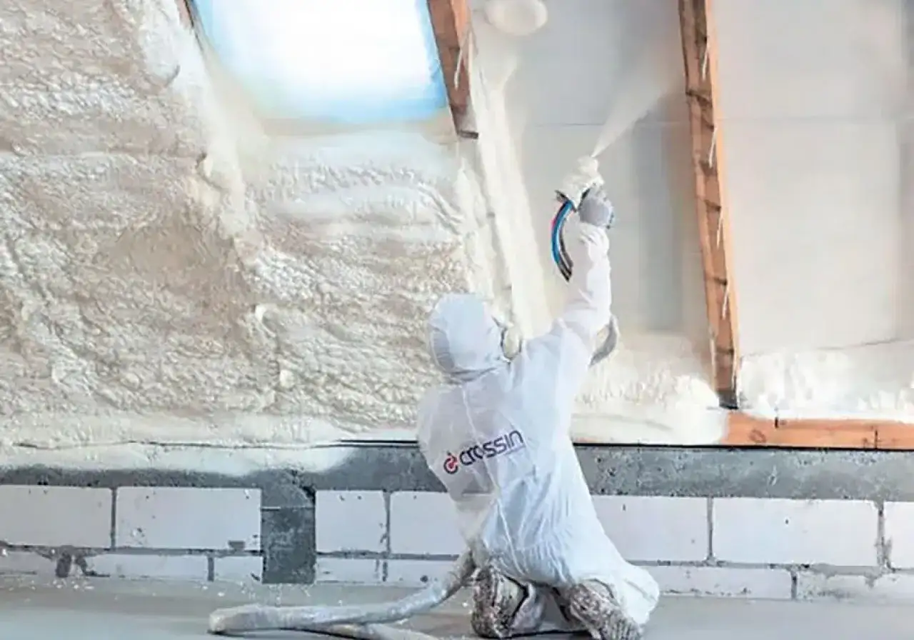 Piana PUR czy wełna? Wybierz najlepsze ocieplenie poddasza!