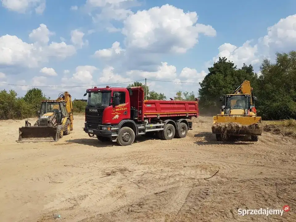 Ile kosztuje wywrotka żwiru? Cena + Transport [Przewodnik]