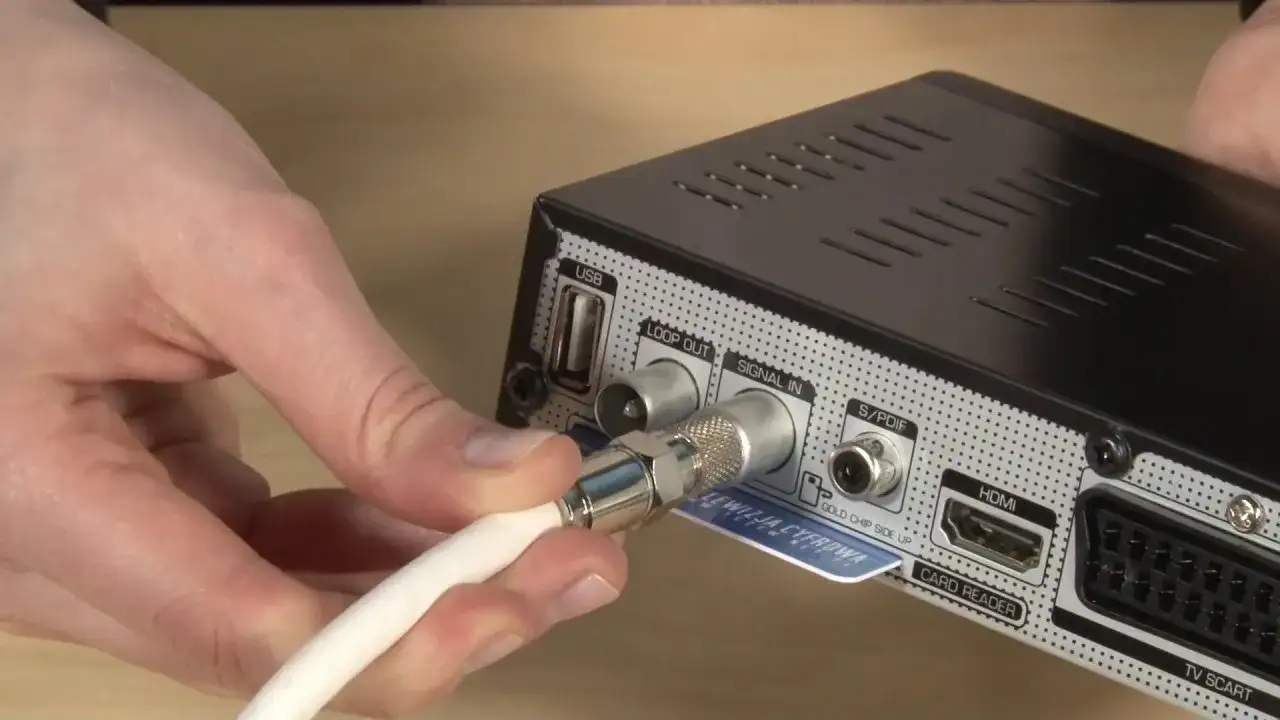 Jak podłączyć telewizor do gniazda antenowego i uniknąć problemów z sygnałem