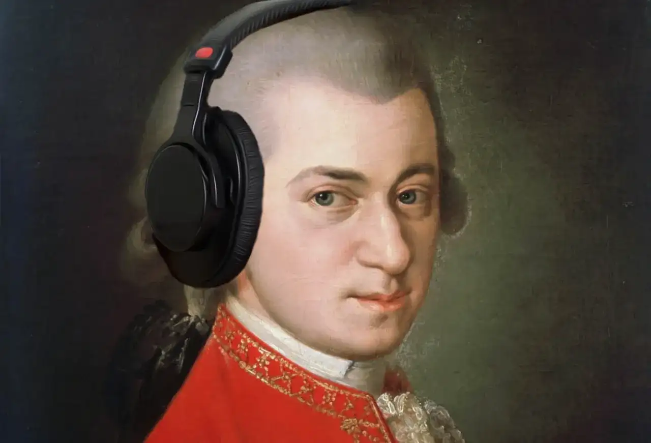 Portret Mozarta w słuchawkach na uszach.
