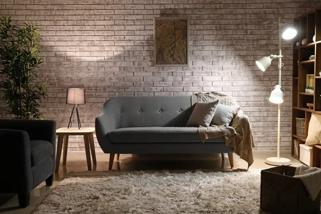 Co na ścianę zamiast farby i tapety? Odkryj kreatywne alternatywy