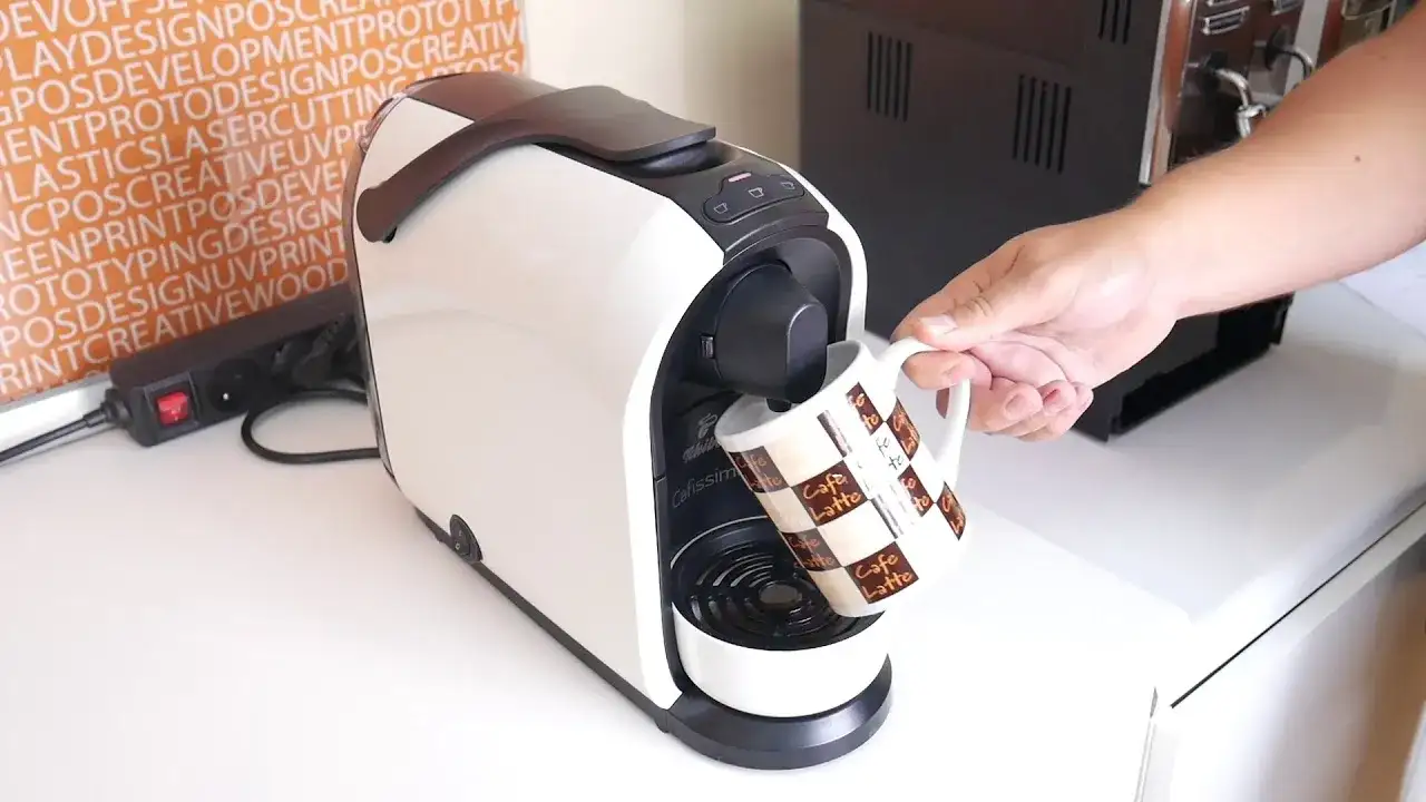 Jak odkamienić ekspres Tchibo Cafissimo i uniknąć kosztownych napraw