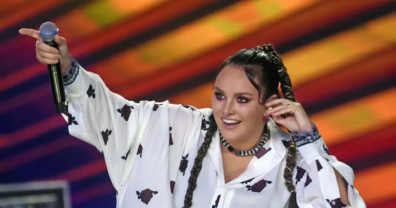 Ewa Farna: 8 kultowych piosenek, które zna każdy fan. Lista hitów