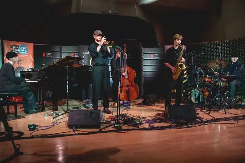 Zadymka jazzowa: magiczny świat muzyki, który cię pochłonie