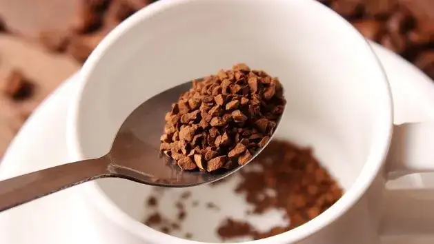 Jak zrobić dobrą kawę rozpuszczalną, aby uniknąć goryczy i cieszyć się smakiem