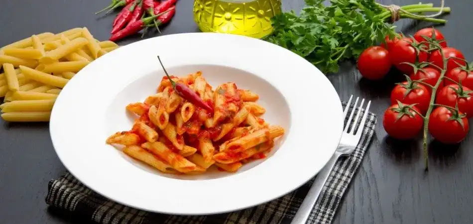 Sos arrabbiata z czym podawać – najlepsze połączenia, które zaskoczą