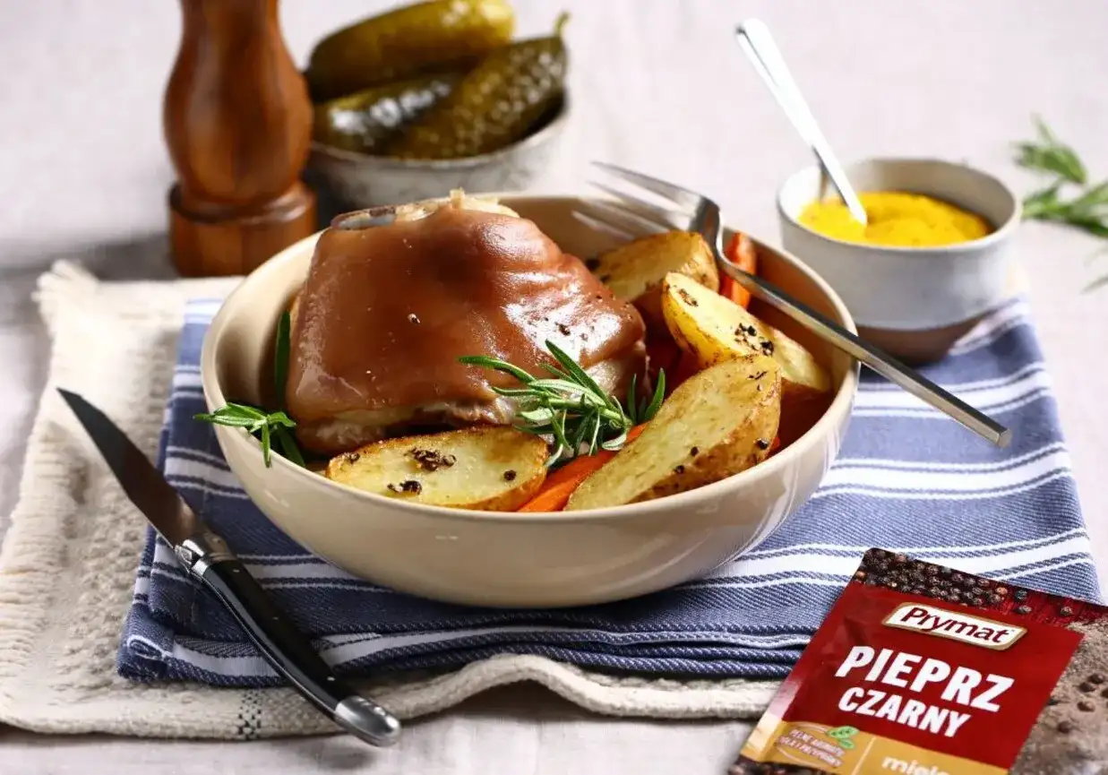 Idealna surówka do golonki: najlepsze przepisy na pyszne dodatki