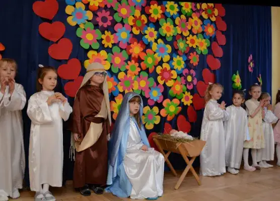 Jak ubrać dziecko na jasełka - praktyczny poradnik dla rodziców przedszkolaka