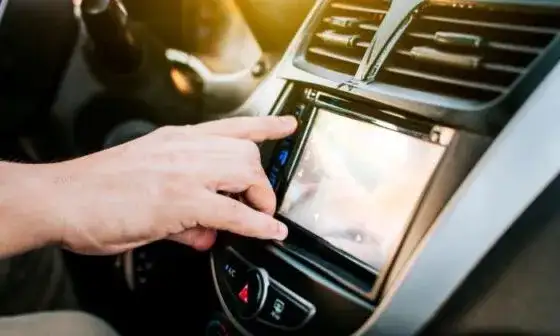 Jak wymienić radio w samochodzie - proste kroki bez problemów