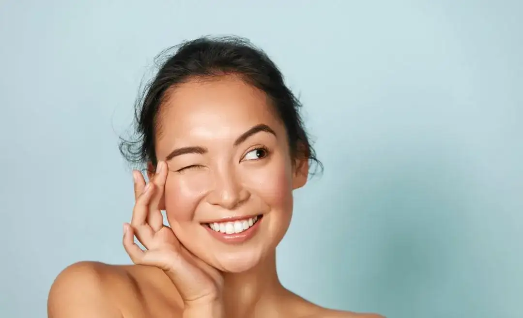 Jak dbać o cerę tłustą, aby uniknąć trądziku i nadmiaru sebum